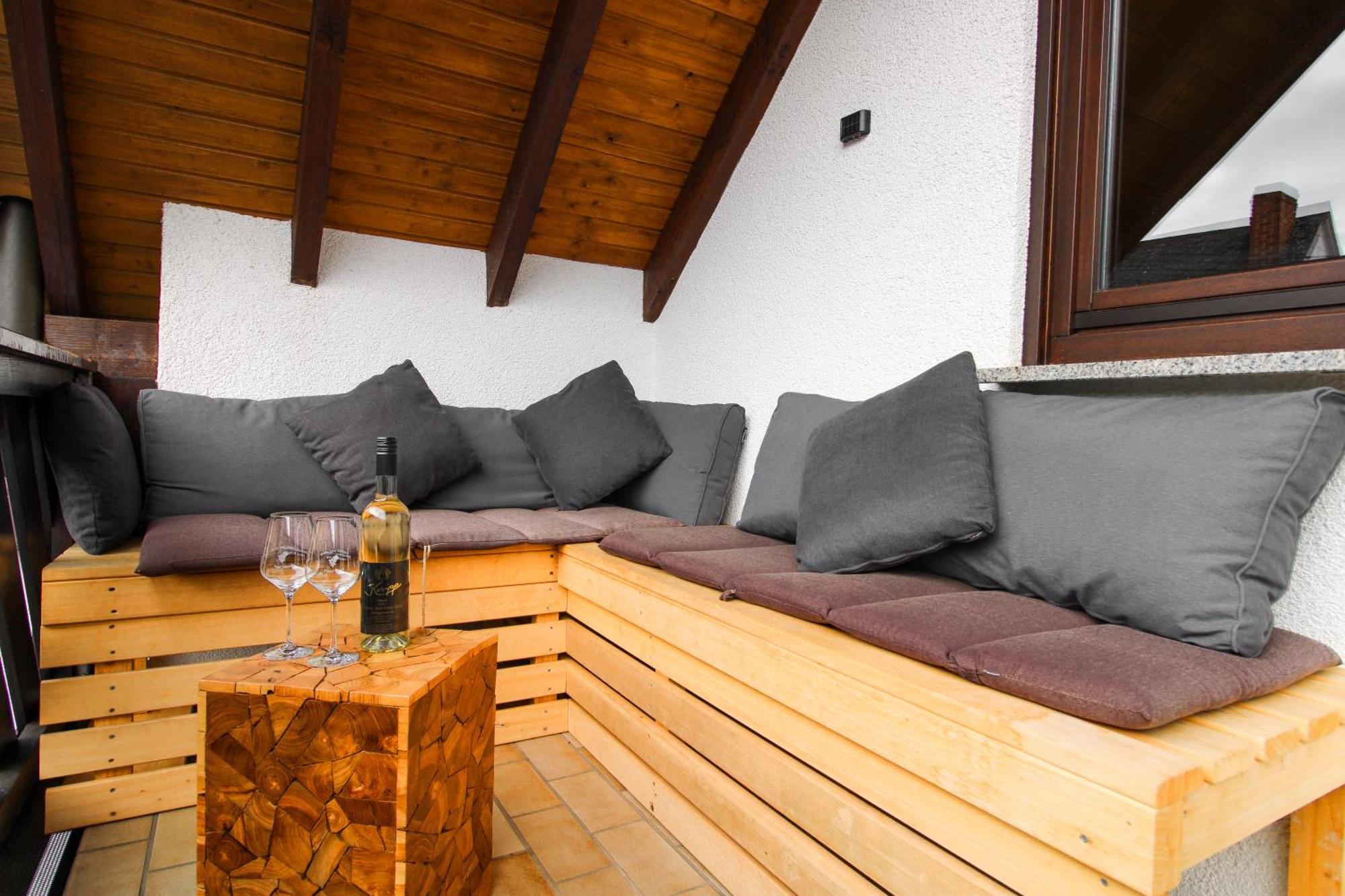 Stilvolle Wellness-Ferienwohnung In Neef Whirlpool, Sauna, Grill, Fitness, Billard & Moselblick Exterior photo