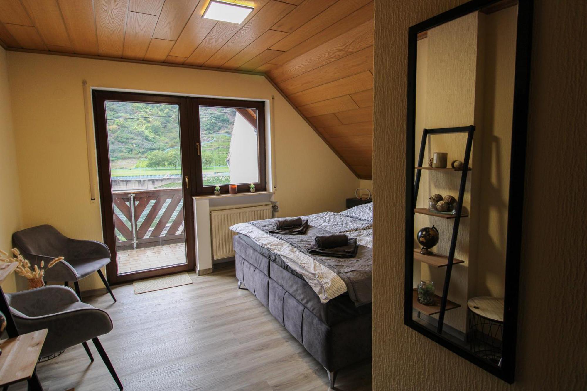 Stilvolle Wellness-Ferienwohnung In Neef Whirlpool, Sauna, Grill, Fitness, Billard & Moselblick Exterior photo